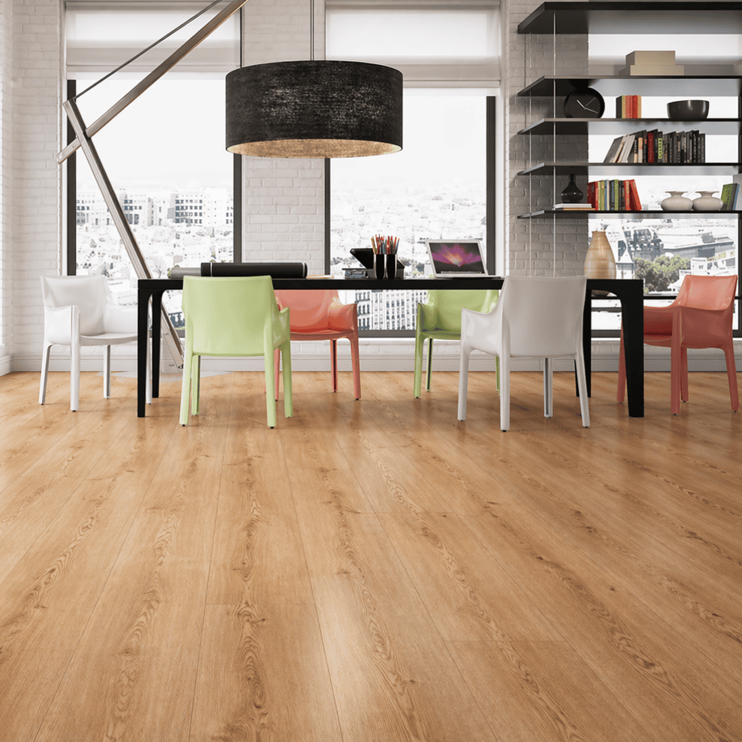 Sala de jantar com piso vinílico de alto padrão